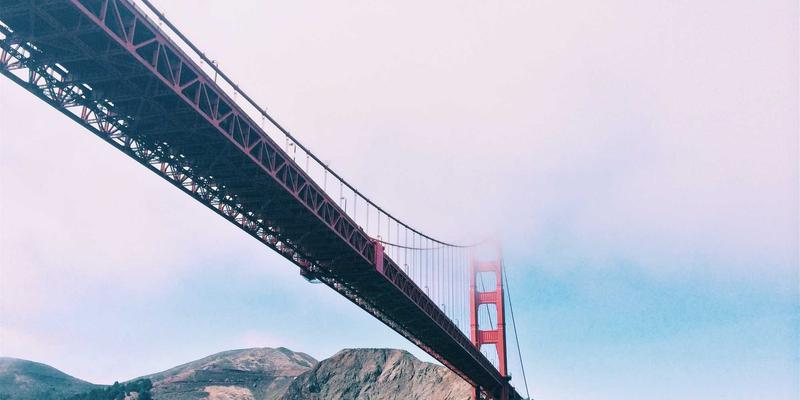 iPhone扩容内存安全吗？详解扩容流程与潜在影响，兼谈电池更换与屏幕维修的关联