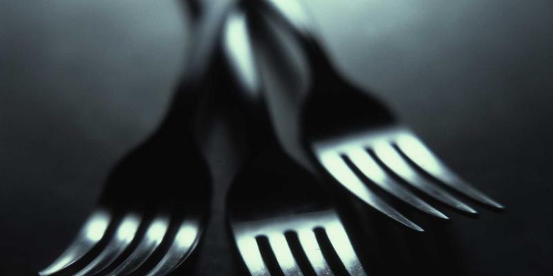 手机维修49元起：数码回收、电池更换一站式解决方案